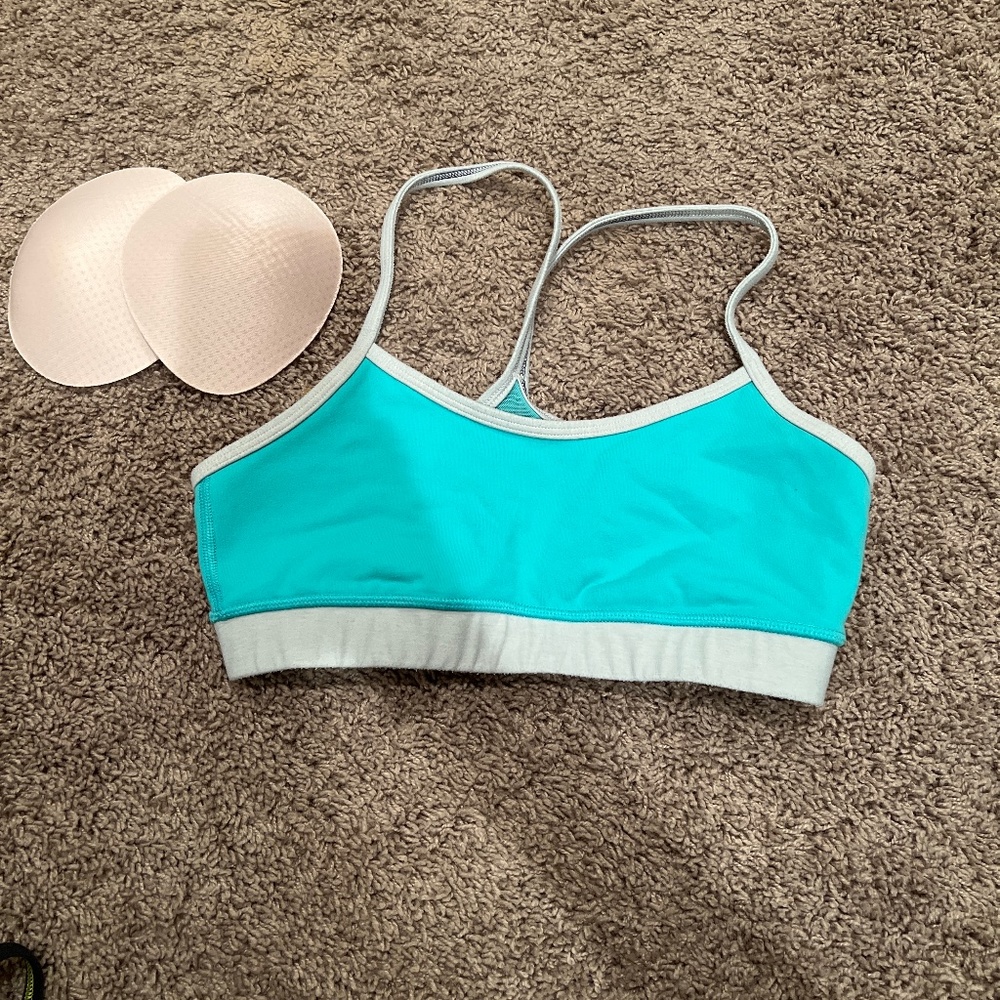 Lululemon sports bra size 6